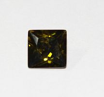 Квадрат оливковый фианит 3х3